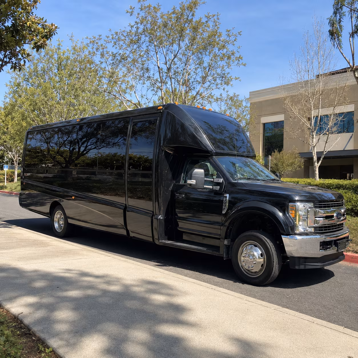 Henderson Winery Tour & Pub Crawl Transportation party bus exterior